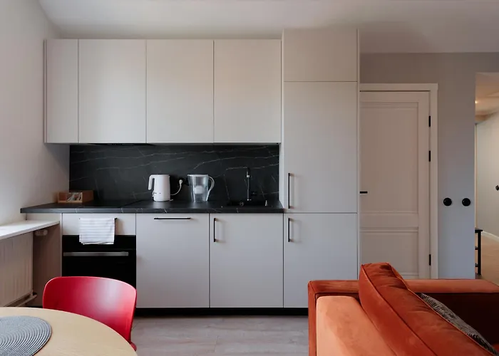 Colonel Suites & Apartments